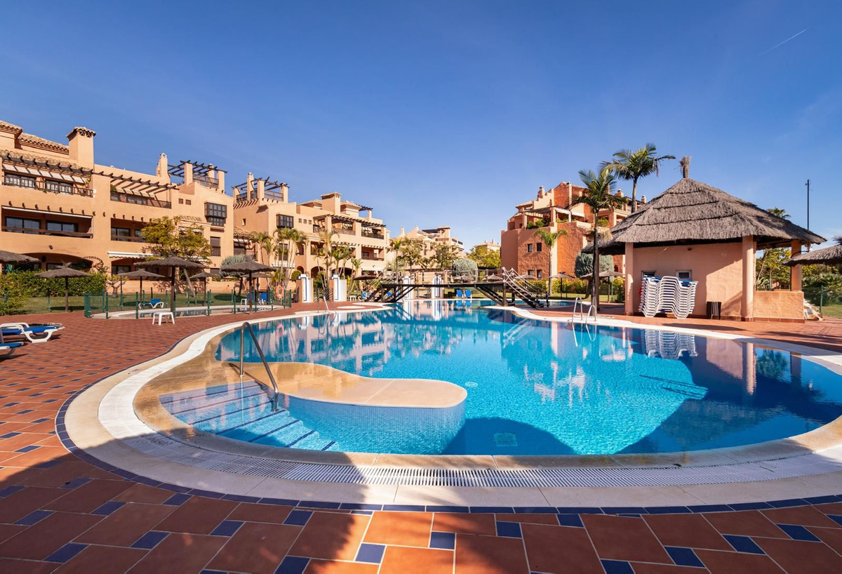 Nueva Milla de Oro, Estepona